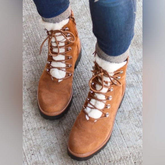 Marc Fisher LTD
Izzie Izzie Lugsole Ankle Boots Sz 7M - Picture 2 of 12